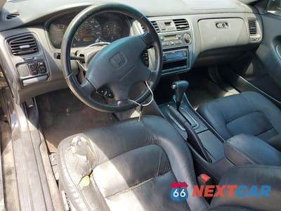 Zdjęcie 8 z 13 samochodu: 2002 HONDA ACCORD EX VIN:1HGCG22552A024709 - miniatura