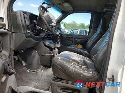 Zdjęcie 7 z 13 samochodu: 2002 CHEVROLET EXPRESS G2500 VIN:1GCGG25R821169614 - miniatura