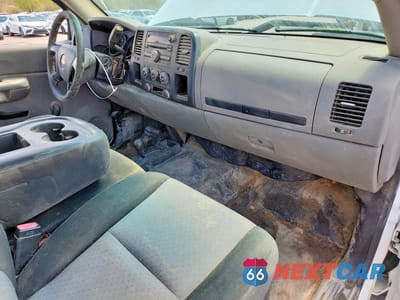 Zdjęcie 8 z 13 samochodu: 2008 CHEVROLET SILVERADO K1500 VIN:1GCEK14J38Z319201 - miniatura