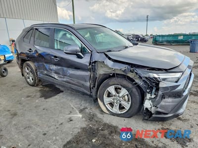 Czwarte zdjęcie samochodu z boku: 2025 TOYOTA RAV4 XLE VIN:2T3W1RFV5SC303726 - miniatura