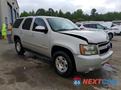 Czwarte zdjęcie samochodu z boku: 2008 CHEVROLET TAHOE C1500 VIN:1GNFC13J58R220602 - miniatura