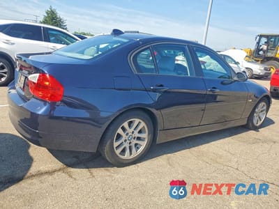Trzecie zdjęcie samochodu z tyłu: 2006 BMW 325 I VIN:WBAVB13516KX48571 - miniatura