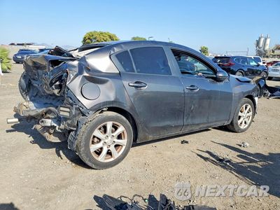 Trzecie zdjęcie samochodu z tyłu: 2010 MAZDA 3 VIN:JM1BL1SG1A1166829 - miniatura