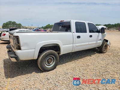 Trzecie zdjęcie samochodu z tyłu: 2003 CHEVROLET SILVERADO K2500 HEAVY DUTY VIN:1GCHK23103F161785 - miniatura