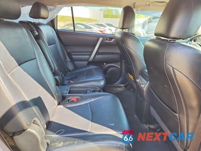 Zdjęcie 11 z 13 samochodu: 2013 TOYOTA HIGHLANDER SE VIN:5TDBK3EH3DS248376 - miniatura