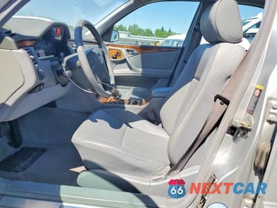 Zdjęcie 7 z 12 samochodu: 2002 MERCEDES-BENZ E 320 4MATIC VIN:WDBJF82J82X072838 - miniatura