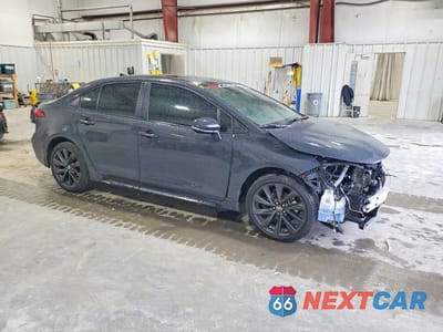 Czwarte zdjęcie samochodu z boku: 2026 TOYOTA COROLLA XSE VIN:5YFT4MCE9TP266871 - miniatura