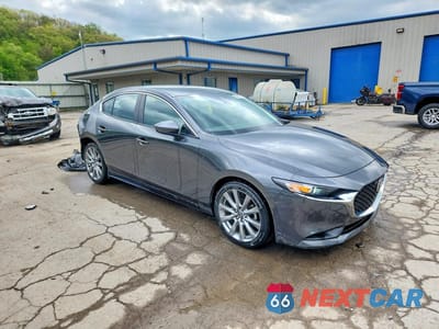 Czwarte zdjęcie samochodu z boku: 2023 MAZDA 3 SELECT VIN:3MZBPABM8PM373205 - miniatura