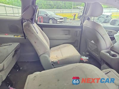 Zdjęcie 11 z 13 samochodu: 2021 KIA SEDONA LX VIN:KNDMB5C14M6665354 - miniatura