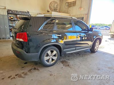 Trzecie zdjęcie samochodu z tyłu: 2013 KIA SORENTO EX VIN:5XYKU4A65DG326299 - miniatura