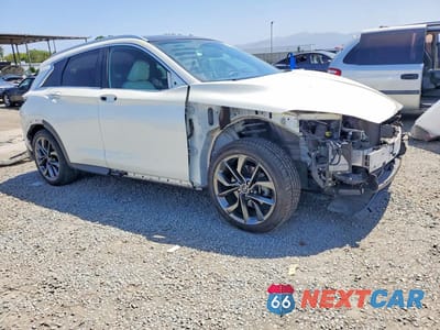 Czwarte zdjęcie samochodu z boku: 2019 INFINITI QX50 ESSENTIAL VIN:3PCAJ5M36KF118559 - miniatura
