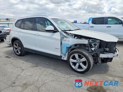 Czwarte zdjęcie samochodu z boku: 2017 BMW X3 SDRIVE28I VIN:5UXWZ7C31H0V91187 - miniatura