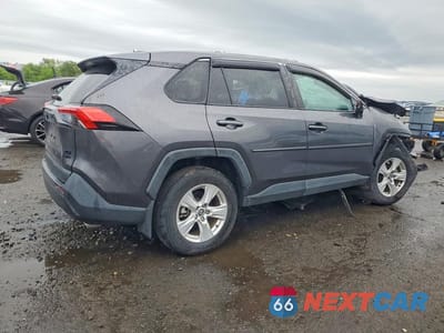 Trzecie zdjęcie samochodu z tyłu: 2020 TOYOTA RAV4 XLE VIN:2T3P1RFV0LW104278 - miniatura