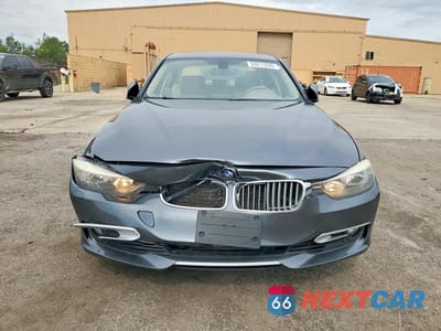 Piąte zdjęcie samochodu w środku: 2012 BMW 328 I VIN:WBA3A5C53CF341289 - miniatura