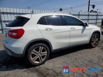 Trzecie zdjęcie samochodu z tyłu: 2017 MERCEDES-BENZ GLA 250 VIN:WDCTG4EB3HJ332931 - miniatura
