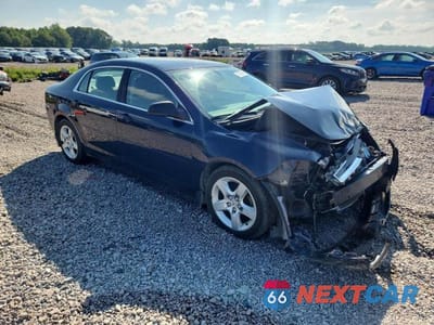 Czwarte zdjęcie samochodu z boku: 2010 CHEVROLET MALIBU LS VIN:1G1ZB5EB5AF276626 - miniatura