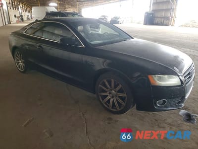 Czwarte zdjęcie samochodu z boku: 2011 AUDI A5 PREMIUM PLUS VIN:WAULFAFR0BA081812 - miniatura
