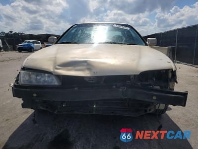 Piąte zdjęcie samochodu w środku: 1994 HONDA ACCORD EX VIN:1HGCD5653RA104444 - miniatura