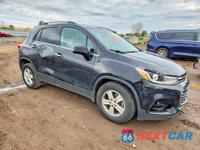 Czwarte zdjęcie samochodu z boku: 2019 CHEVROLET TRAX 1LT VIN:3GNCJLSBXKL383310 - miniatura