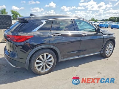 Trzecie zdjęcie samochodu z tyłu: 2019 INFINITI QX50 ESSENTIAL VIN:3PCAJ5M31KF108800 - miniatura