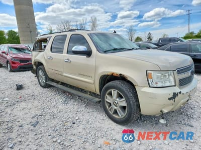Czwarte zdjęcie samochodu z boku: 2007 CHEVROLET SUBURBAN K1500 VIN:3GNFK16Y77G312479 - miniatura