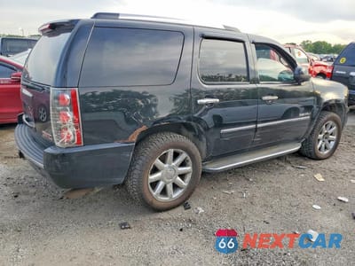 Trzecie zdjęcie samochodu z tyłu: 2012 GMC YUKON DENALI VIN:1GKS2EEF8CR294149 - miniatura