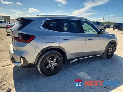 Trzecie zdjęcie samochodu z tyłu: 2025 BMW X1 XDRIVE28I VIN:WBX73EF06S5227034 - miniatura