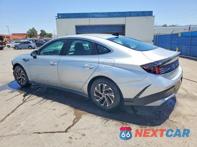 Drugie zdjęcie samochodu z przodu: 2026 HYUNDAI SONATA HYBRID BLUE VIN:KMHL24JJ0TA148407 - miniatura