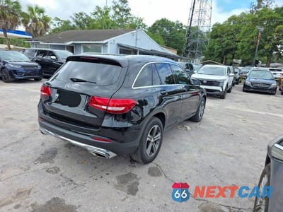 Czwarte zdjęcie samochodu z boku: 2017 MERCEDES-BENZ GLC 300 VIN:WDC0G4JB4HF182047 - miniatura