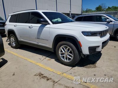 Czwarte zdjęcie samochodu z boku: 2022 JEEP GRAND CHEROKEE L LAREDO VIN:1C4RJKAGXN8620357 - miniatura