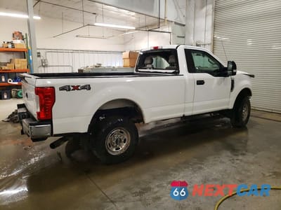 Trzecie zdjęcie samochodu z tyłu: 2019 FORD F250 SUPER DUTY VIN:1FTBF2B63KEF04181 - miniatura