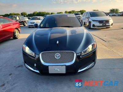 Piąte zdjęcie samochodu w środku: 2013 JAGUAR XF VIN:SAJWJ0EF4D8S92278 - miniatura