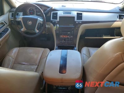 Zdjęcie 8 z 13 samochodu: 2009 CADILLAC ESCALADE LUXURY VIN:1GYFK23249R111313 - miniatura