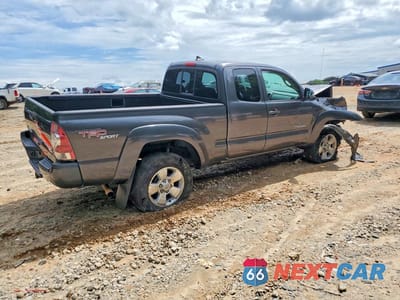 Trzecie zdjęcie samochodu z tyłu: 2012 TOYOTA TACOMA PRERUNNER ACCESS CAB VIN:5TFTU4GN7CX014189 - miniatura
