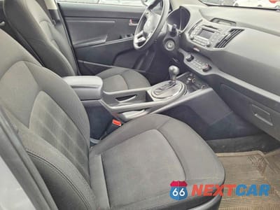 Piąte zdjęcie samochodu w środku: 2012 KIA SPORTAGE BASE VIN:KNDPB3A26C7284143 - miniatura