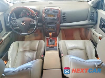 Zdjęcie 8 z 13 samochodu: 2006 CADILLAC SRX VIN:1GYEE637X60222633 - miniatura
