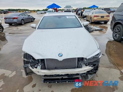 Piąte zdjęcie samochodu w środku: 2018 BMW 530E VIN:WBAJA9C55JB251516 - miniatura