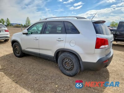 Drugie zdjęcie samochodu z przodu: 2012 KIA SORENTO EX VIN:5XYKUDA2XCG283137 - miniatura