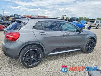 Trzecie zdjęcie samochodu z tyłu: 2017 MERCEDES-BENZ GLA 250 4MATIC VIN:WDCTG4GB0HJ292711 - miniatura