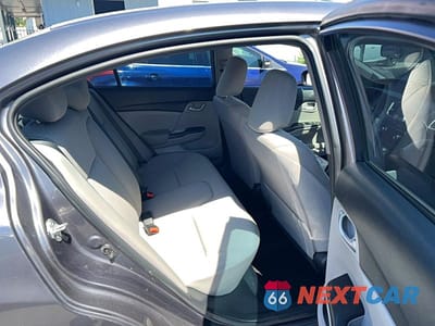 Zdjęcie 6 z 10 samochodu: 2015 HONDA CIVIC LX VIN:19XFB2F55FE013054 - miniatura