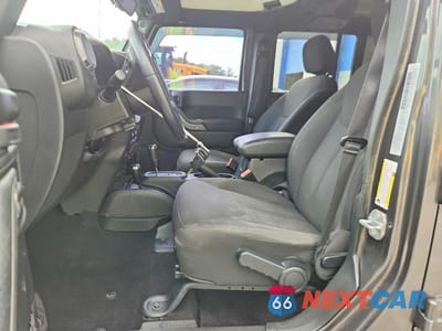Zdjęcie 7 z 14 samochodu: 2017 JEEP WRANGLER UNLIMITED SPORT VIN:1C4HJWDG3HL739416 - miniatura