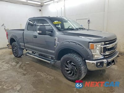Czwarte zdjęcie samochodu z boku: 2022 FORD F350 SUPER DUTY VIN:1FT8X3BT2NEF19651 - miniatura
