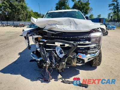 Piąte zdjęcie samochodu w środku: 2025 FORD F350 SUPER DUTY VIN:1FT8W3BN0SED01126 - miniatura