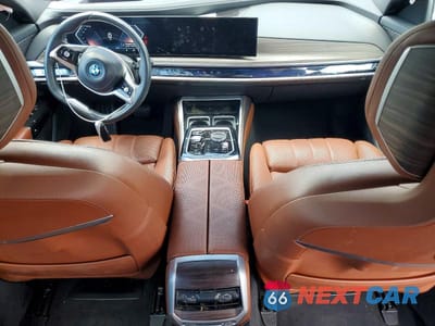 Zdjęcie 8 z 12 samochodu: 2024 BMW I7 EDRIVE50 VIN:WBY43EJ02RCP22326 - miniatura