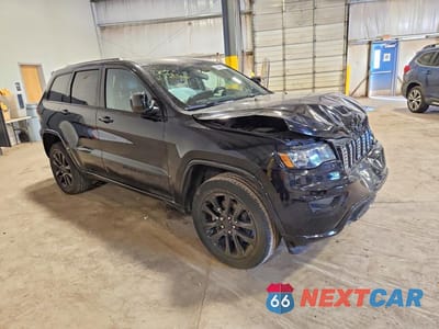 Czwarte zdjęcie samochodu z boku: 2021 JEEP GRAND CHEROKEE LAREDO VIN:1C4RJFAG6MC779251 - miniatura