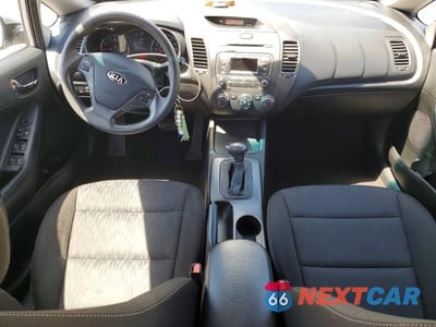 Zdjęcie 8 z 12 samochodu: 2016 KIA FORTE LX VIN:KNAFK4A66G5594408 - miniatura