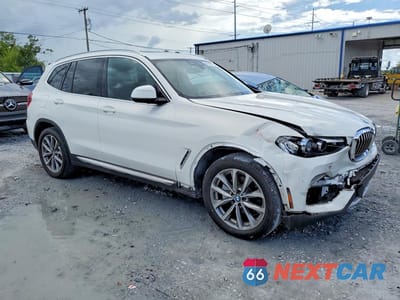 Czwarte zdjęcie samochodu z boku: 2019 BMW X3 SDRIVE30I VIN:5UXTR7C50KLR44688 - miniatura