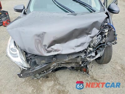 Zdjęcie 11 z 13 samochodu: 2015 TOYOTA PRIUS C TWO VIN:JTDKDTB3XF1111471 - miniatura