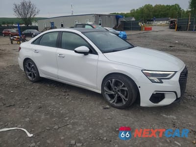 Czwarte zdjęcie samochodu z boku: 2023 AUDI A3 PREMIUM VIN:WAUAUDGYXPA090464 - miniatura