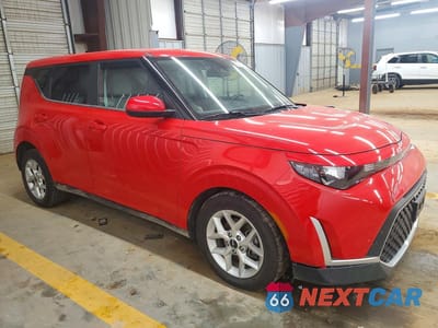 Czwarte zdjęcie samochodu z boku: 2023 KIA SOUL LX VIN:KNDJ23AU3P7202978 - miniatura